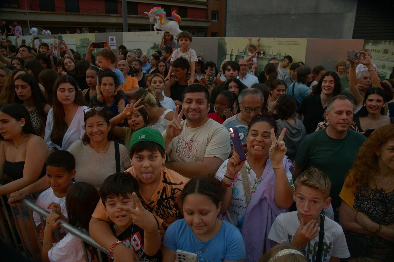 La hoguera de San Juan prende el inicio de las fiestas en Irun
