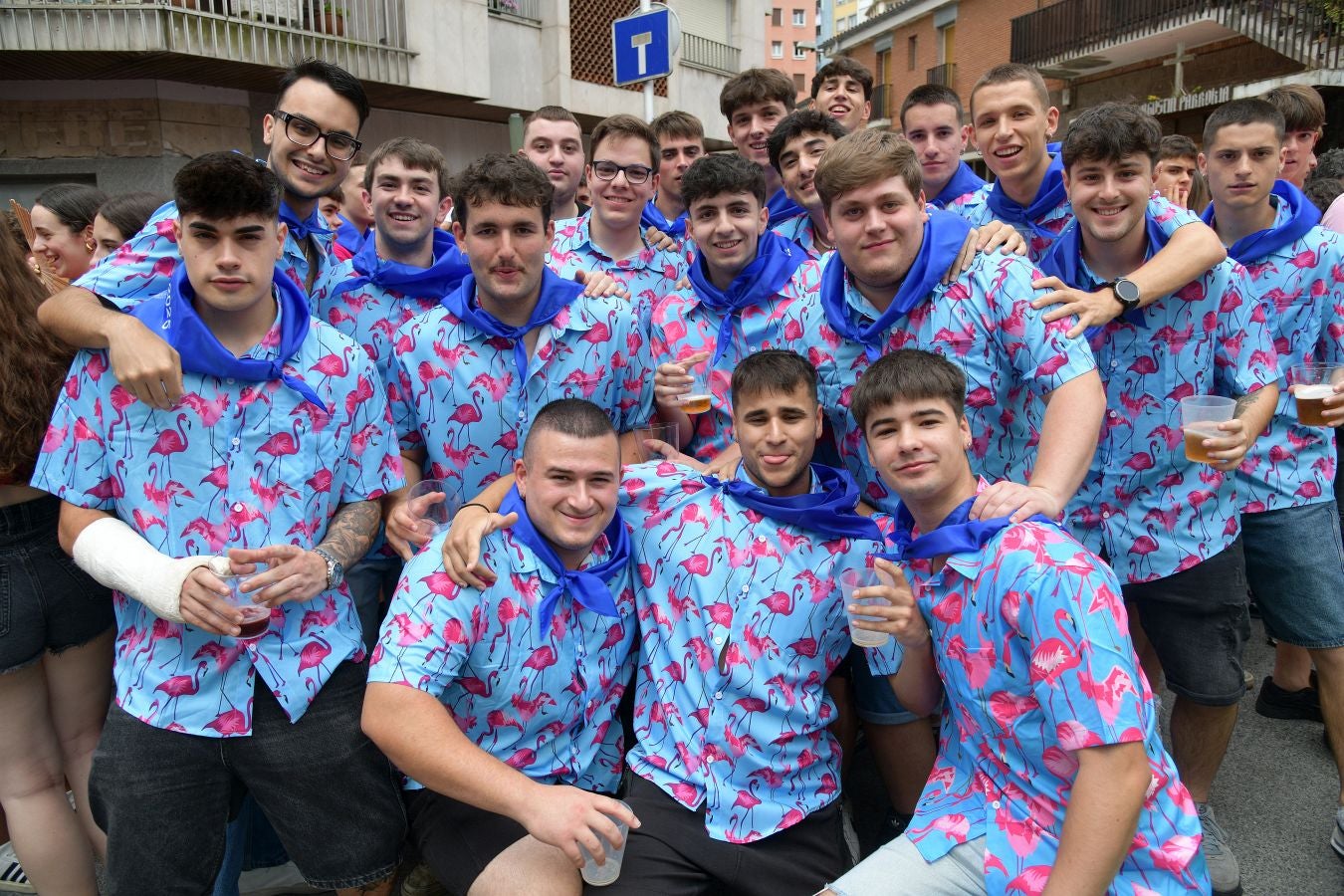 Las calles de Eibar se llenan en la víspera de San Juan