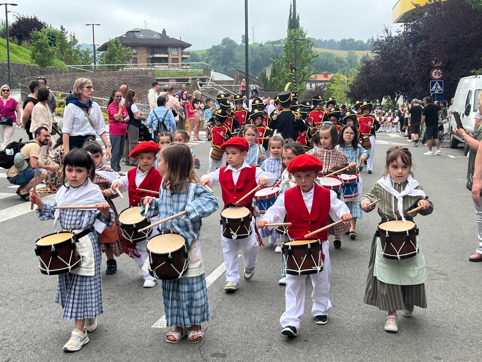 Los niños tomaron el mando de la fiesta