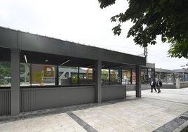 Acceso al paso inferior bajo las vías en la nueva estación de Ordizia.