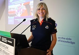 Patricia Martínez De Musitu, ante el atril utilizado para impartir su conferencia de la UIK.