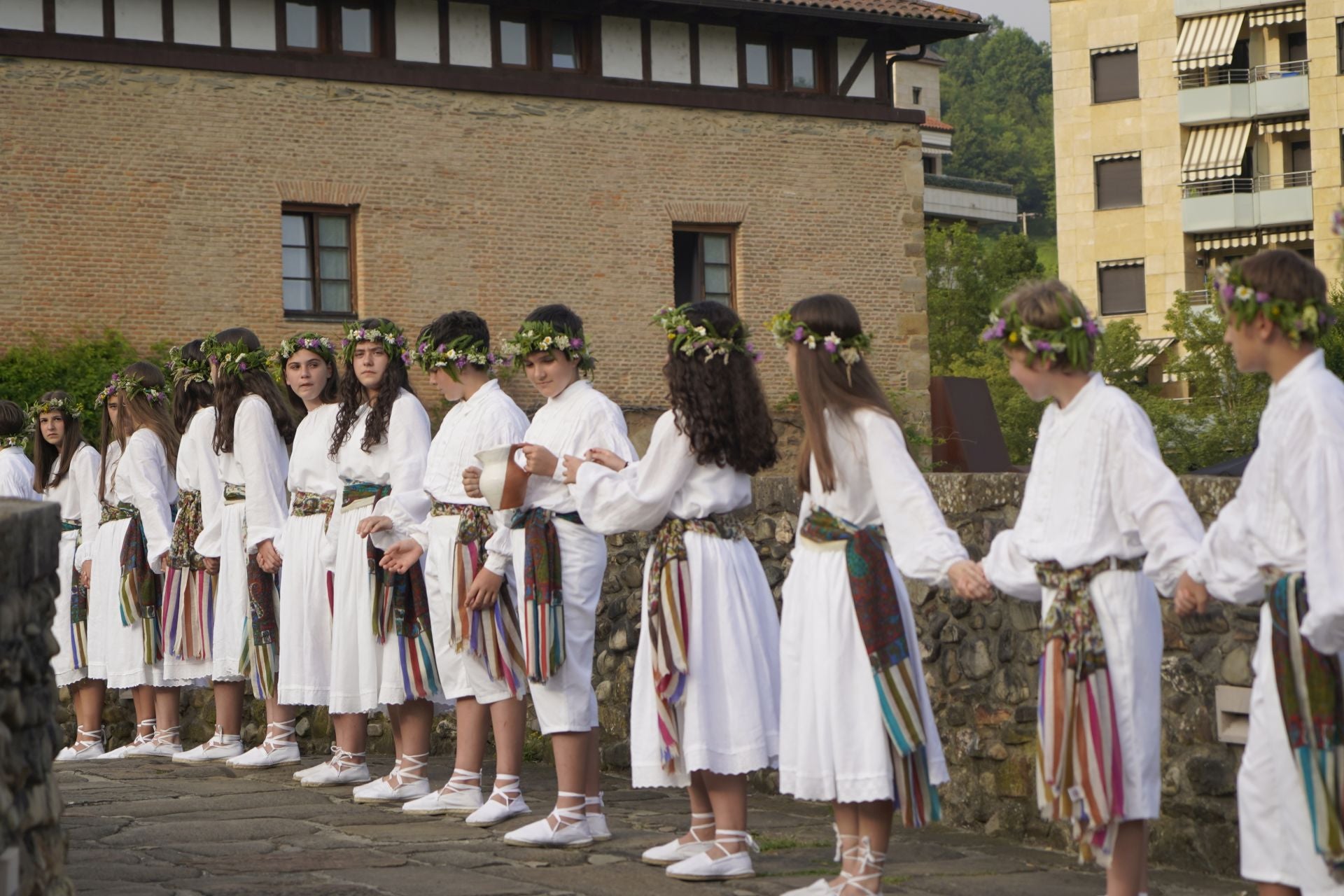 Kantuak, dantzak eta jendetza Igartzan