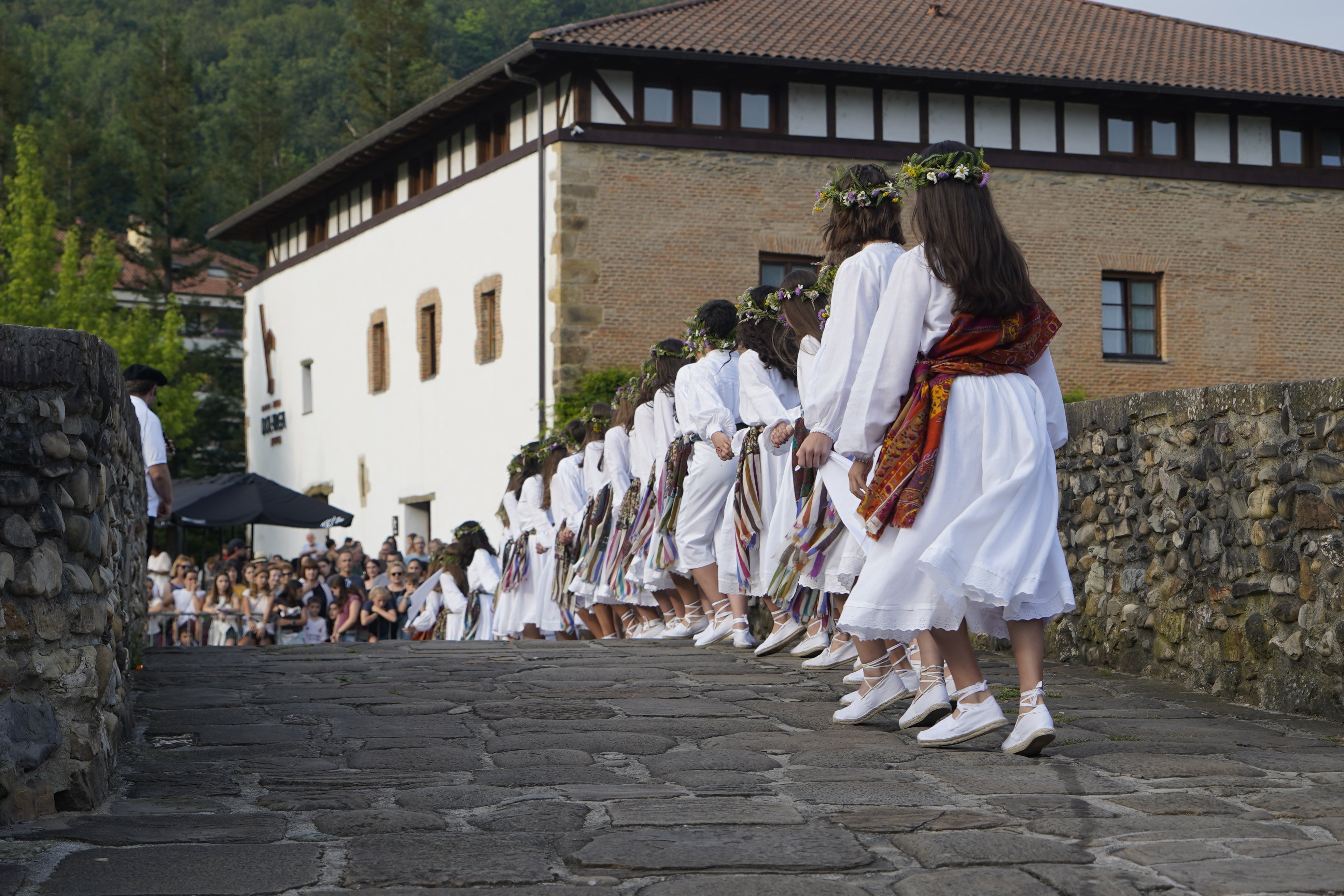 Kantuak, dantzak eta jendetza Igartzan
