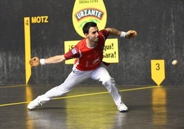 Jokin Altuna, en el partido de parejas del viernes en Urrestilla.