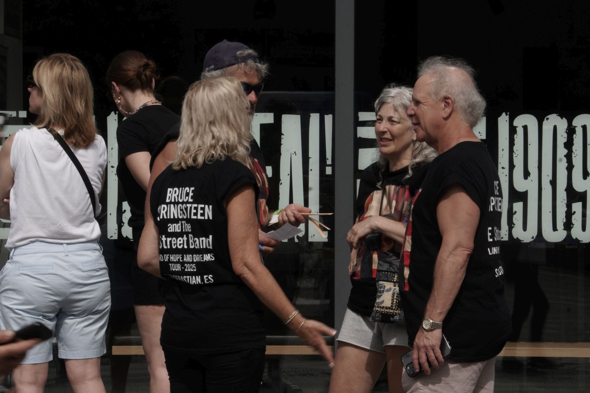 Gran ambiente en las horas previas al concierto de Bruce Springsteen