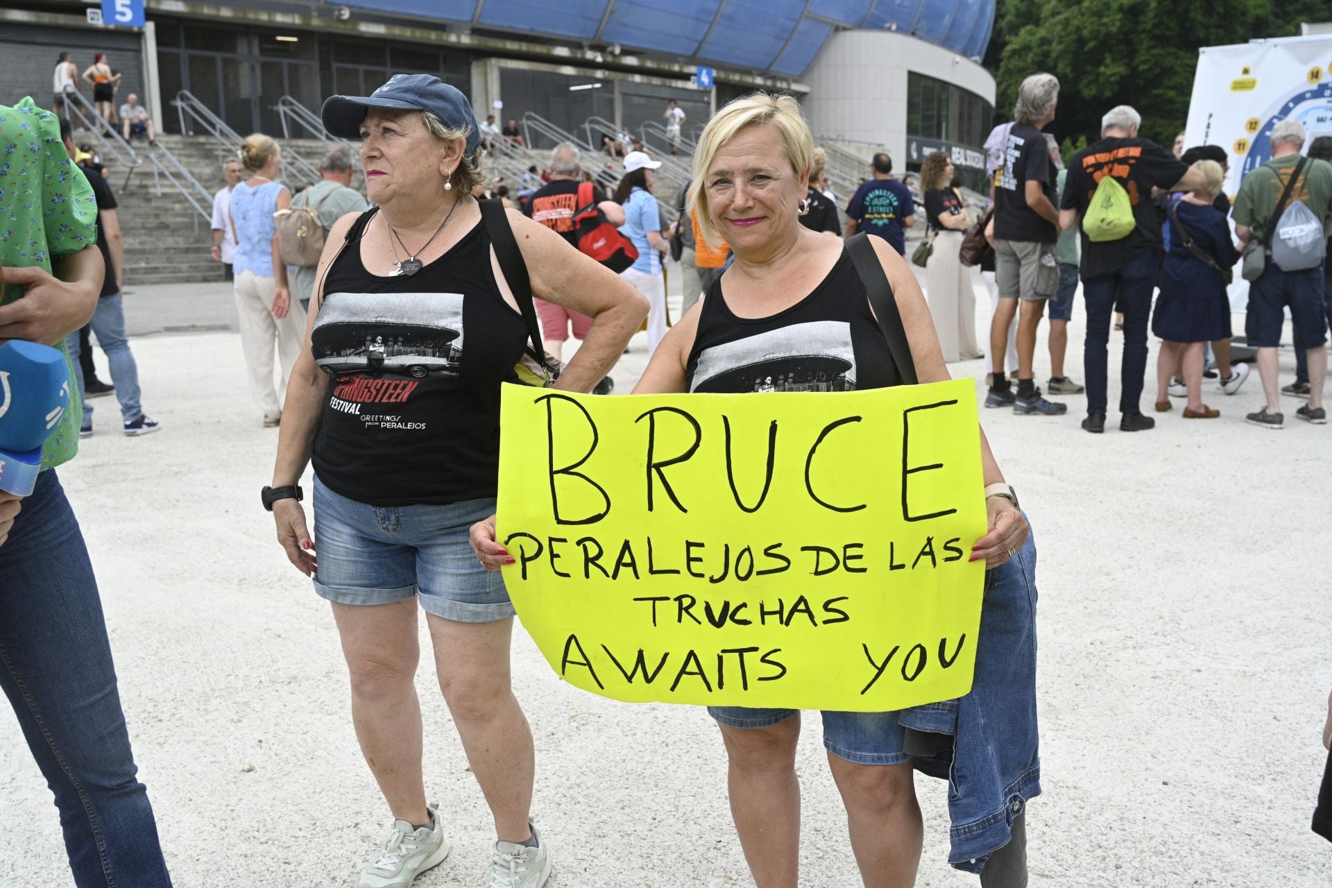 Gran ambiente en las horas previas al concierto de Bruce Springsteen