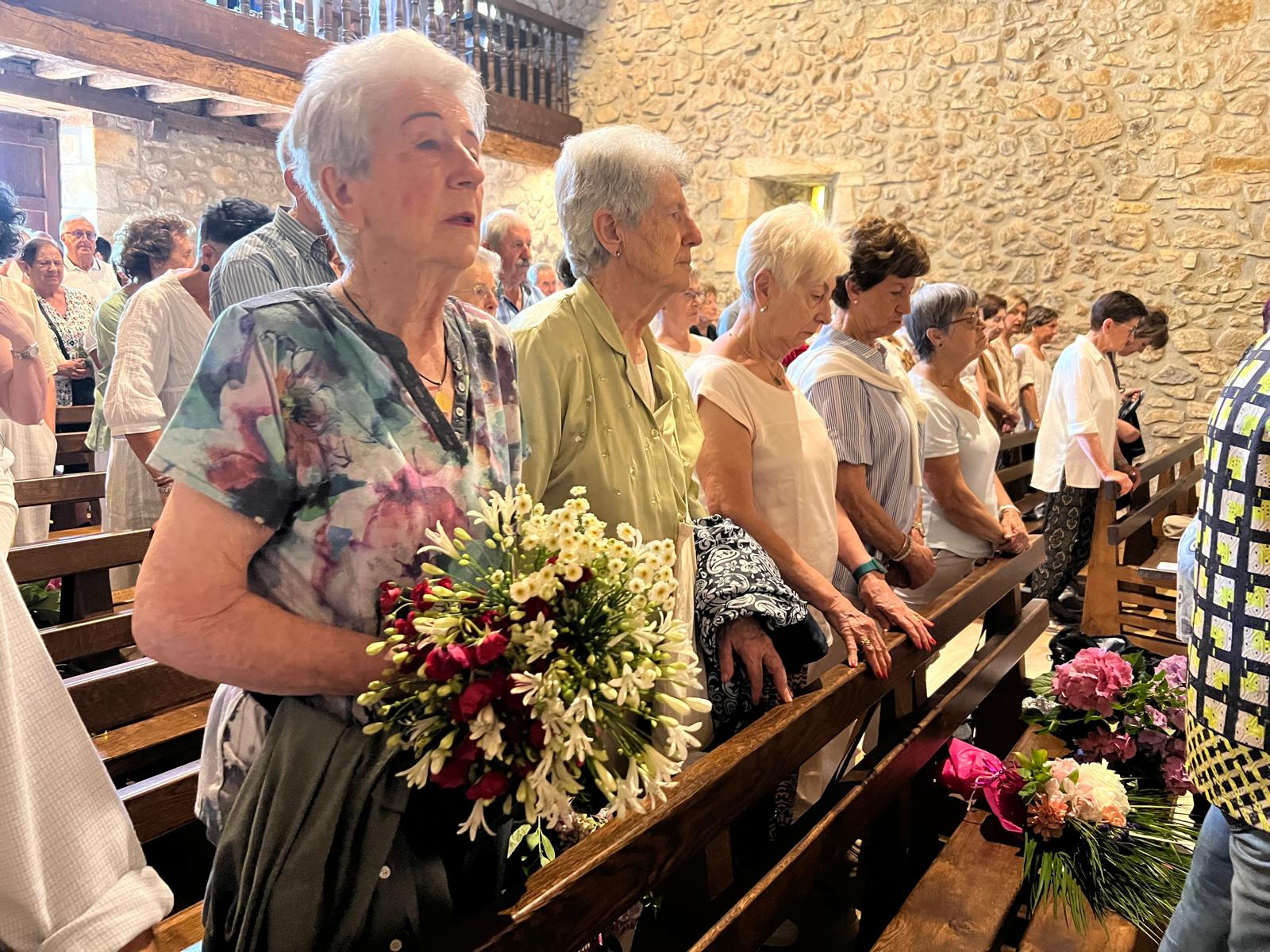 Numerosos urretxuarras disfrutan de la fiesta en Santa Bárbara