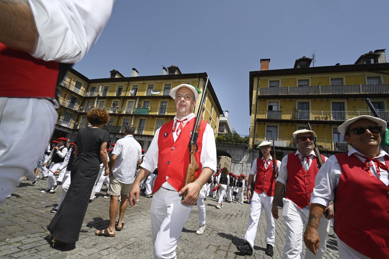 Tolosa, firme en su día grande y en un sofocante calor