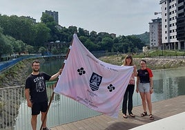 Urtasun, Mazizior eta Alberdi Errenteria Hiria Ikurrinaren banderarekin.