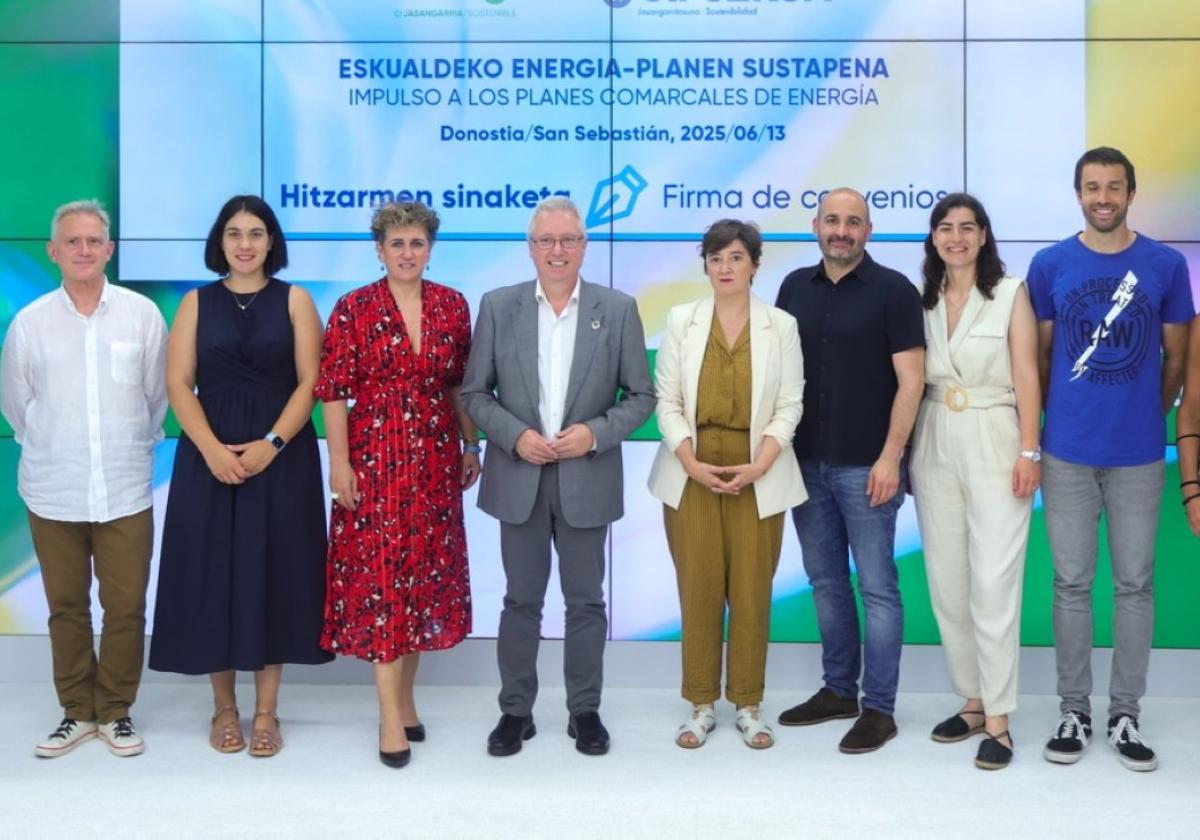 Representantes institucionales asistieron a la firma.