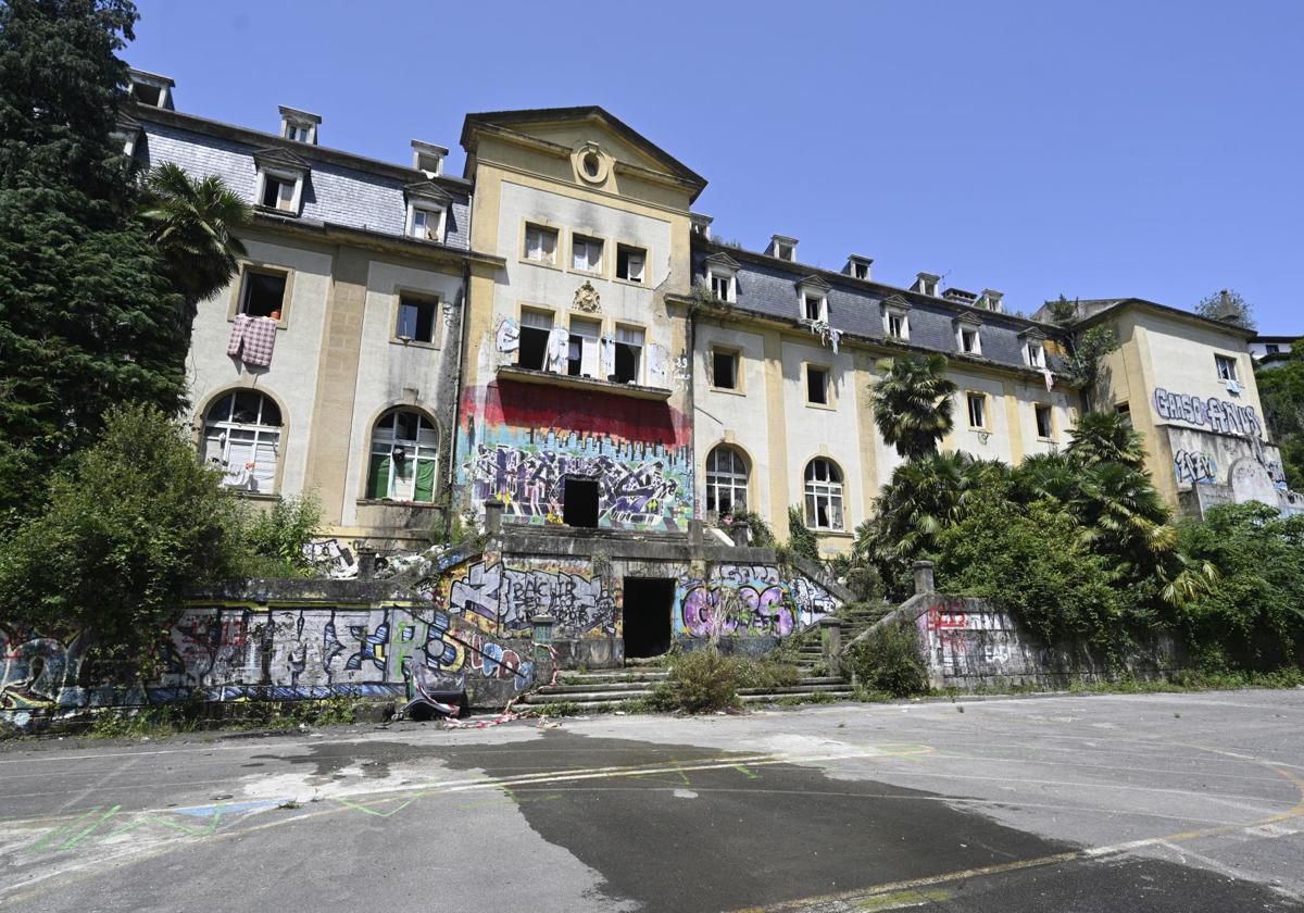 Fachada principal del antiguo colegio de Los Agustinos.