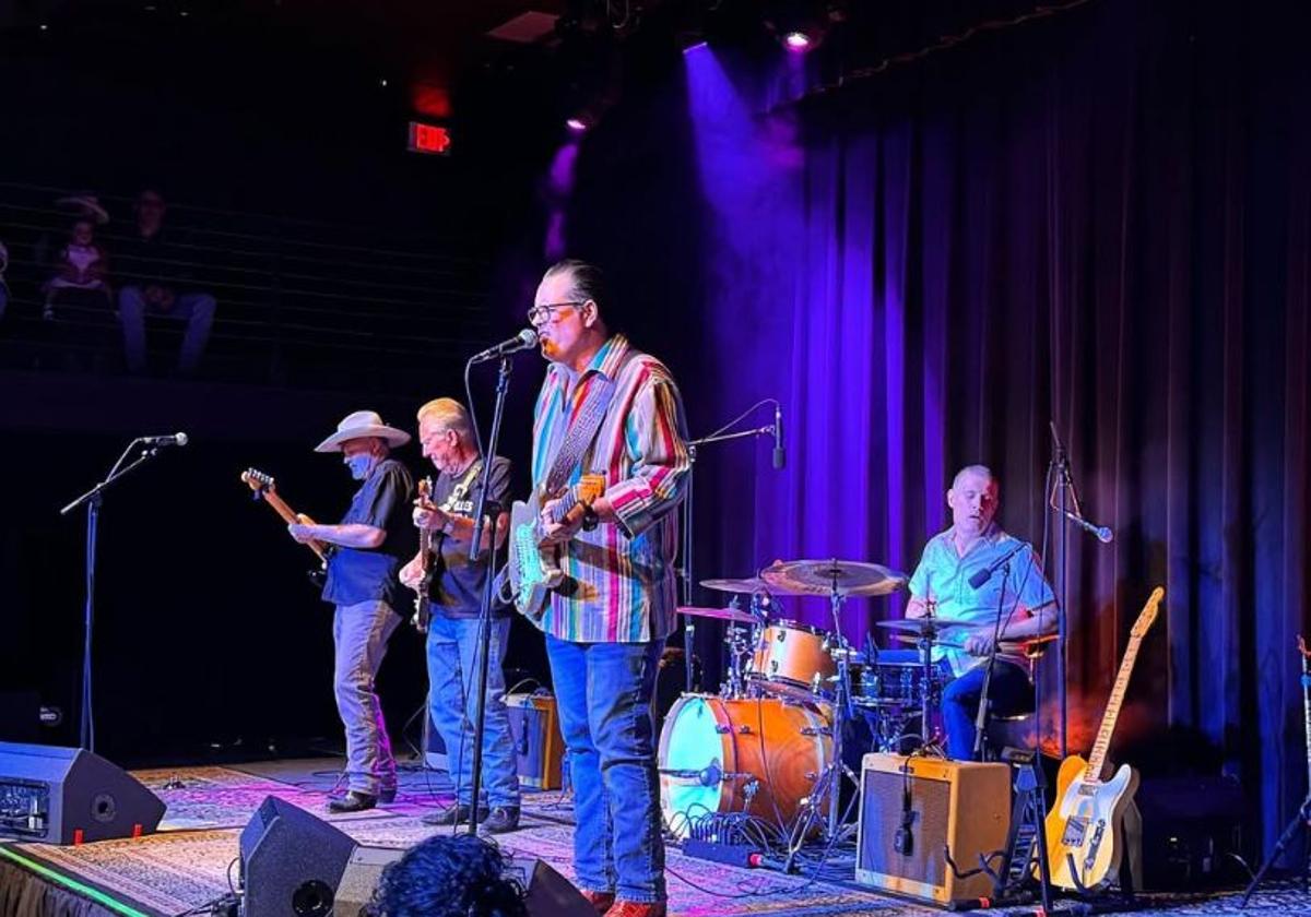 Shawn Pittmann, uno de los platos fuertes en Tolosa, en un concierto reciente junto a su banda.
