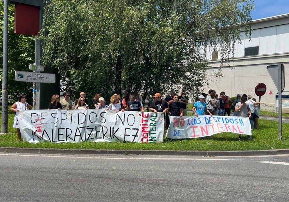 Protesta de trabajadores en Interal.