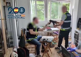 Un detenido en Coslada tenía en su casa nueve armas de fuego (largas, cortas y de guerra) así como gran cantidad de munición.