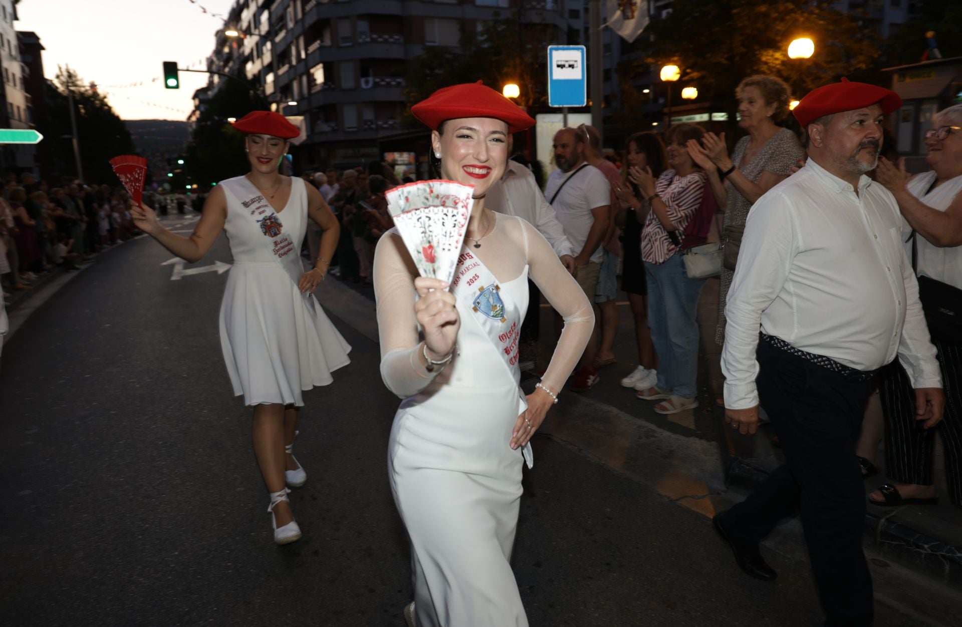 Presentación de las cantineras del Alarde tradicional