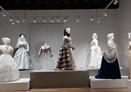 Algunos de los trajes que podrán verse durante este próximo año en Kapitain Etxea.