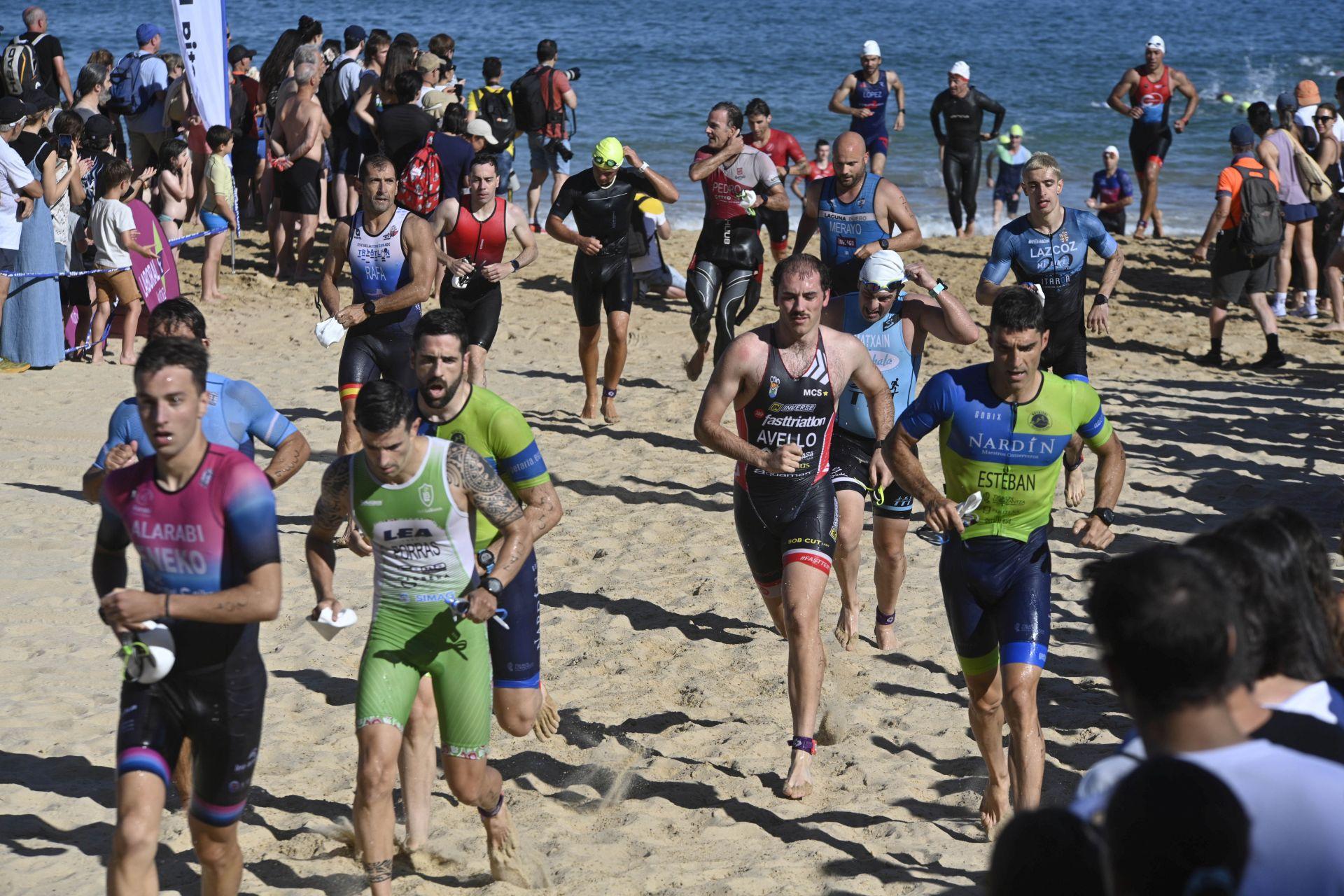 Las imágenes de la XVIII edición del Triatlón Memorial Onditz bajo el sol en Donostia