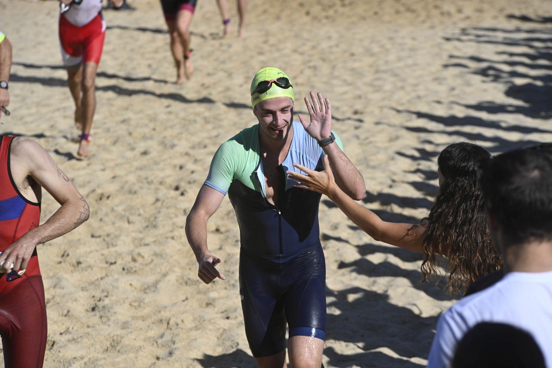 Las imágenes de la XVIII edición del Triatlón Memorial Onditz bajo el sol en Donostia