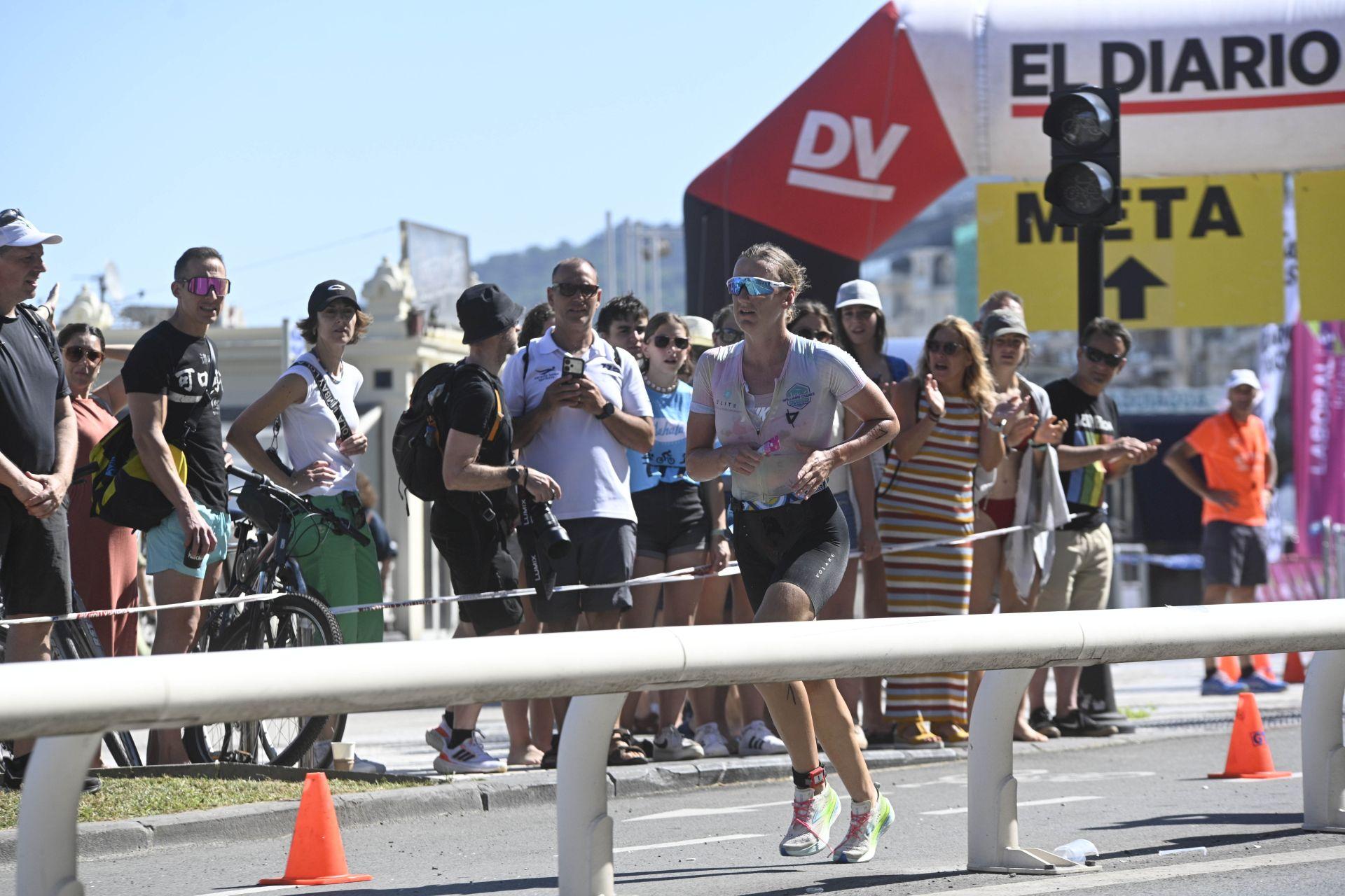 Las imágenes de la XVIII edición del Triatlón Memorial Onditz bajo el sol en Donostia