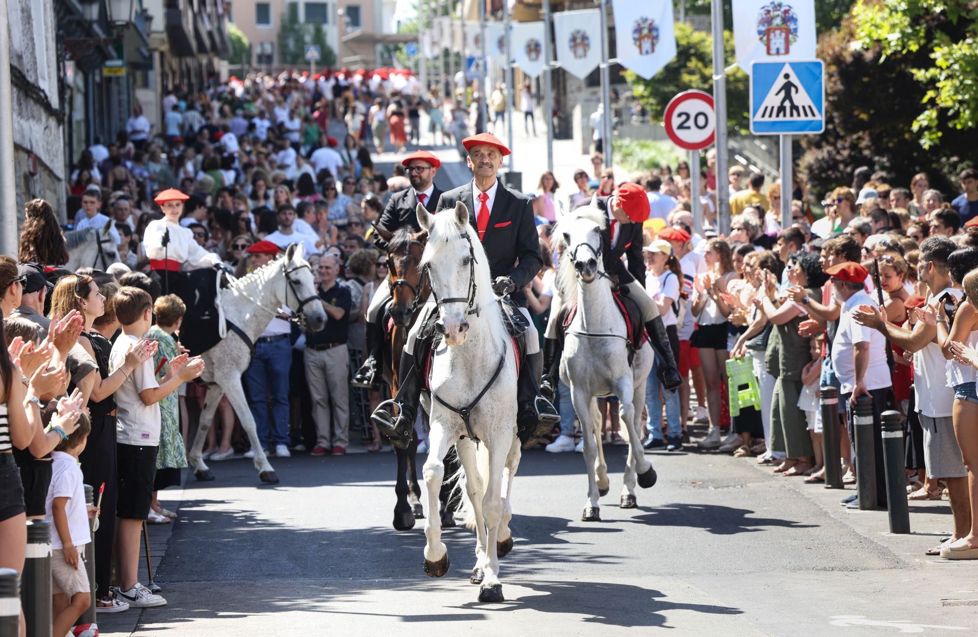 Irun vive una intensa víspera del gran día del año