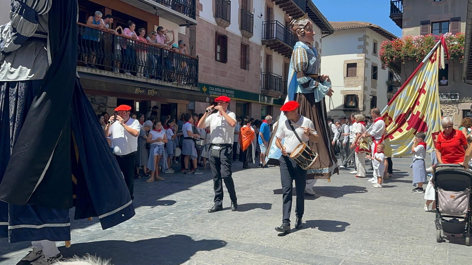 Doneztebe baila al sol