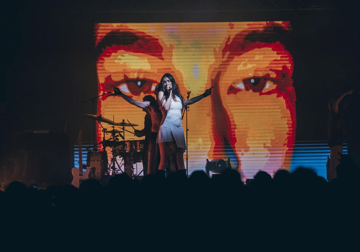 La cantante Judeline, este sábado, durante su concierto en Irun.