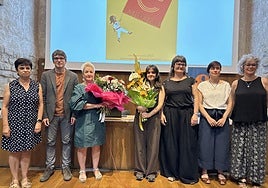 'Orkestra zooragarria' albumak eskuratu du 2025eko Etxepare saria