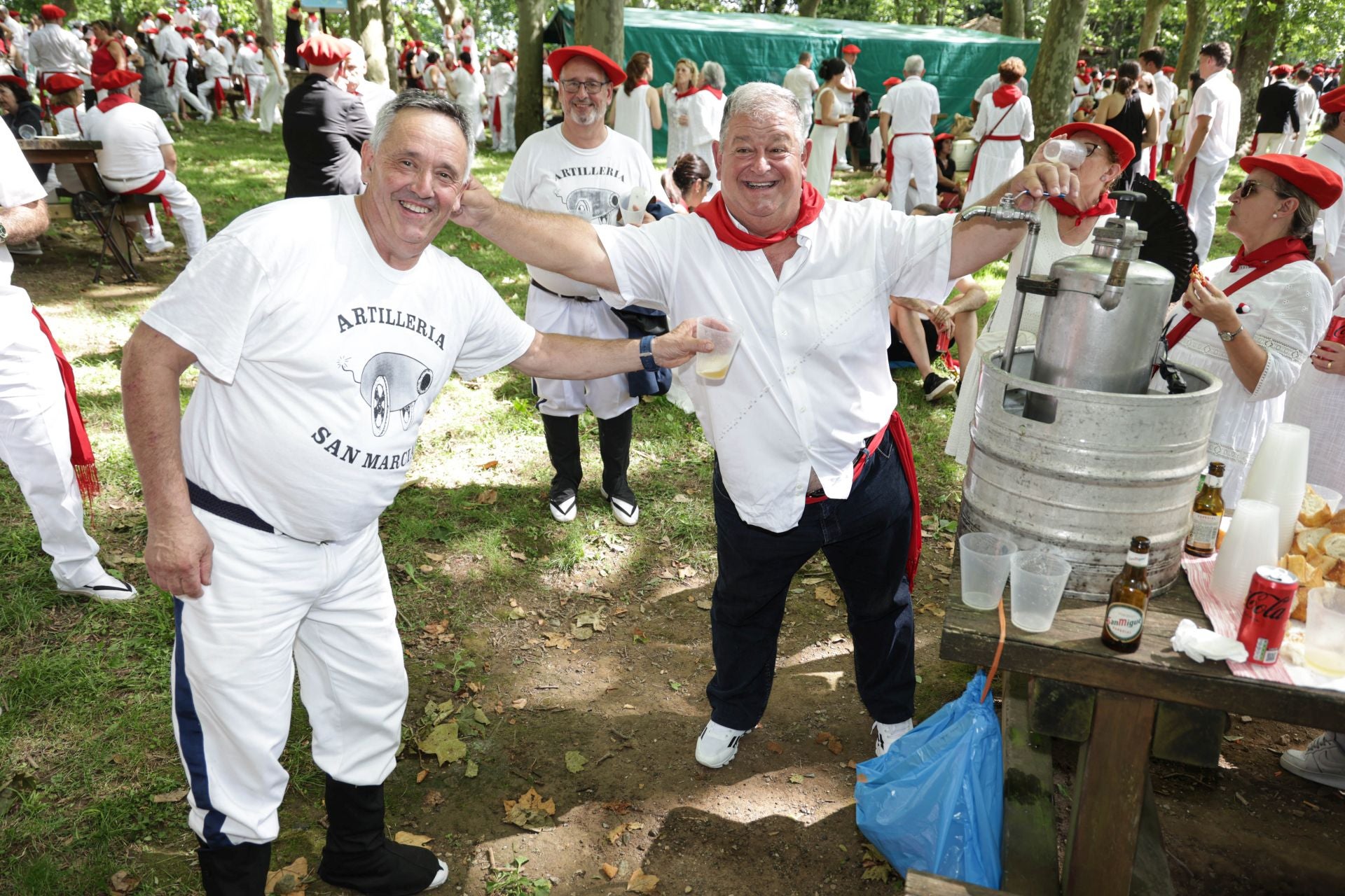 Danzas, cuadrillas y sidra en las campas de San Marcial