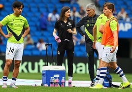 Virginia Santesteban, entre el doctor Javi Barrera y Take Kubo