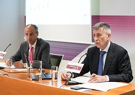 Ibon Urgoiti, director de Desarrollo de Negocio, y Joseba Madariaga, director de Estudios de Laboral Kutxa.