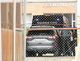 Llegada a la cárcel de Santos Cerdán.
