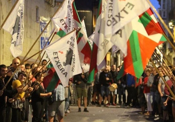 Imagen de archivo de un 'ongi etorri' a un preso de ETA.