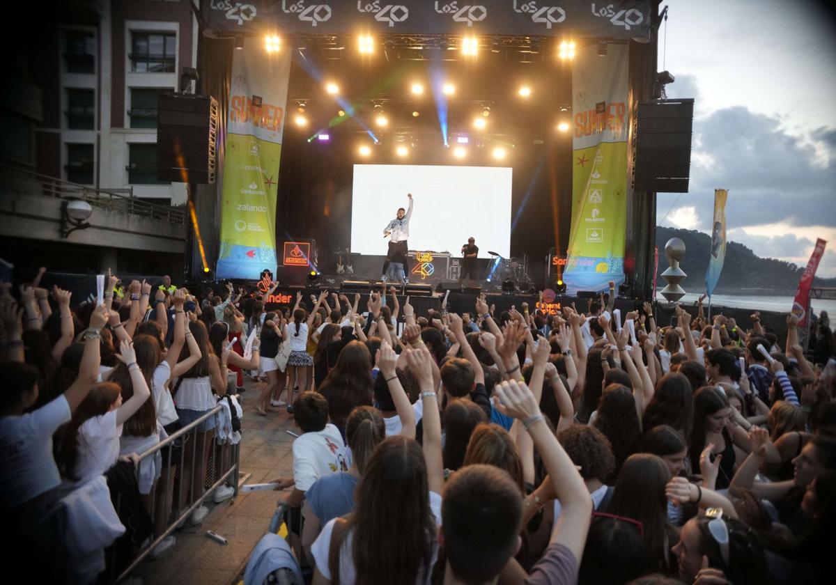 Imágenes del del Festival 'LOS40 Summer Live 2024' el verano pasado en Zarautz