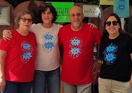 Voluntarios legazpiarras durante una de las campañas en Laubide.