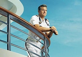 El actor Joshua Jackson encarna al doctor Max Bankman en esta divertida serie.