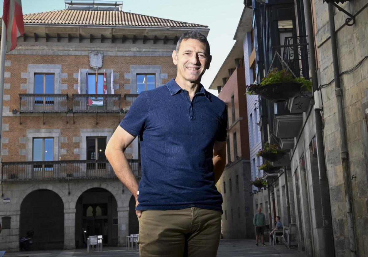 Andu Martínez de Rituerto cumple dos años, la mitad de la legislatura, como alcalde de Tolosa.