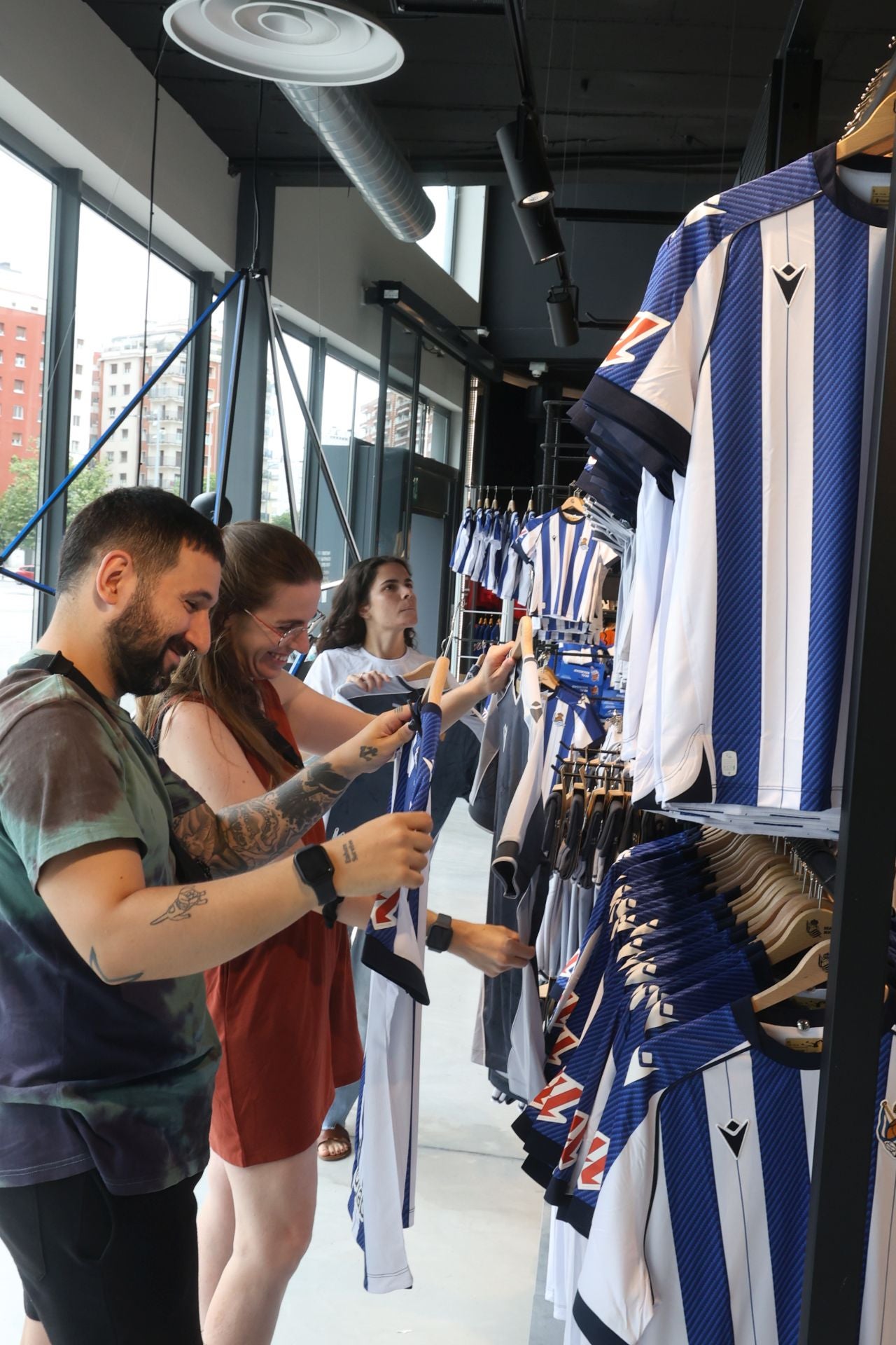Las primeras equipaciones de la Real ya están vendidas