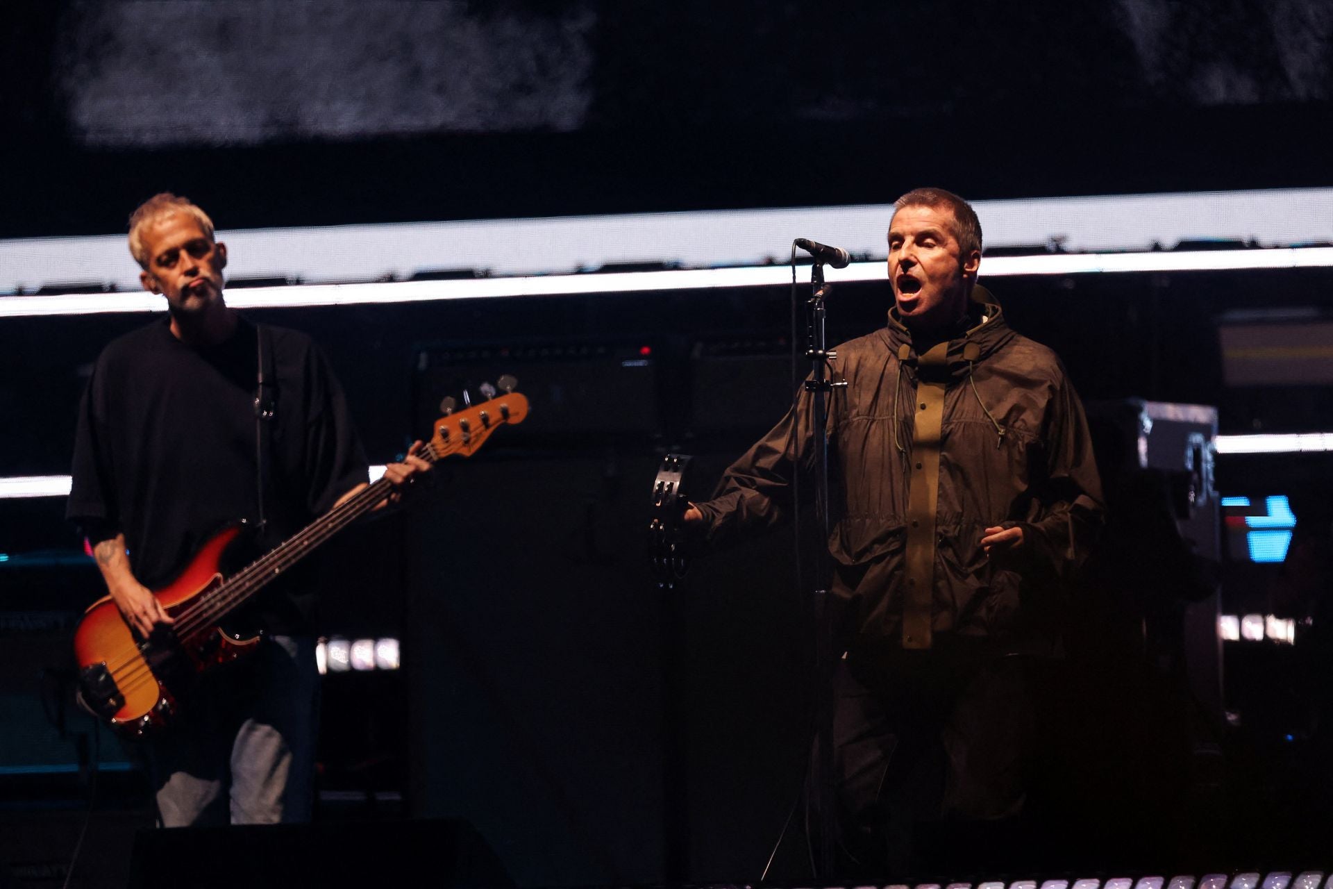 Oasis hace temblar Cardiff