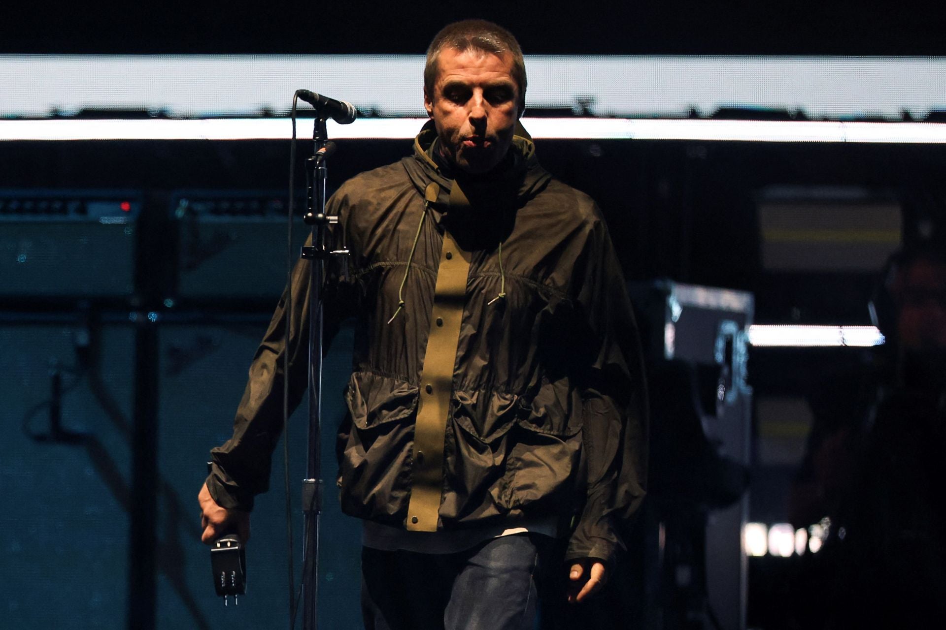 Oasis hace temblar Cardiff