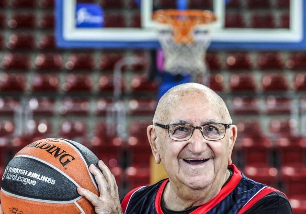 Xabier Añua, pionero del baloncesto alavés ha fallecido a los 90 años