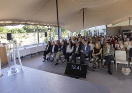 Interesante la ponencia de la experta en turismo Marta Vidal sobre 'Transformación de los destinos a través de las infraestucturas turísticas', en la carpa instalada en el hotel Luze recientemente inaugurado en Igeldo.