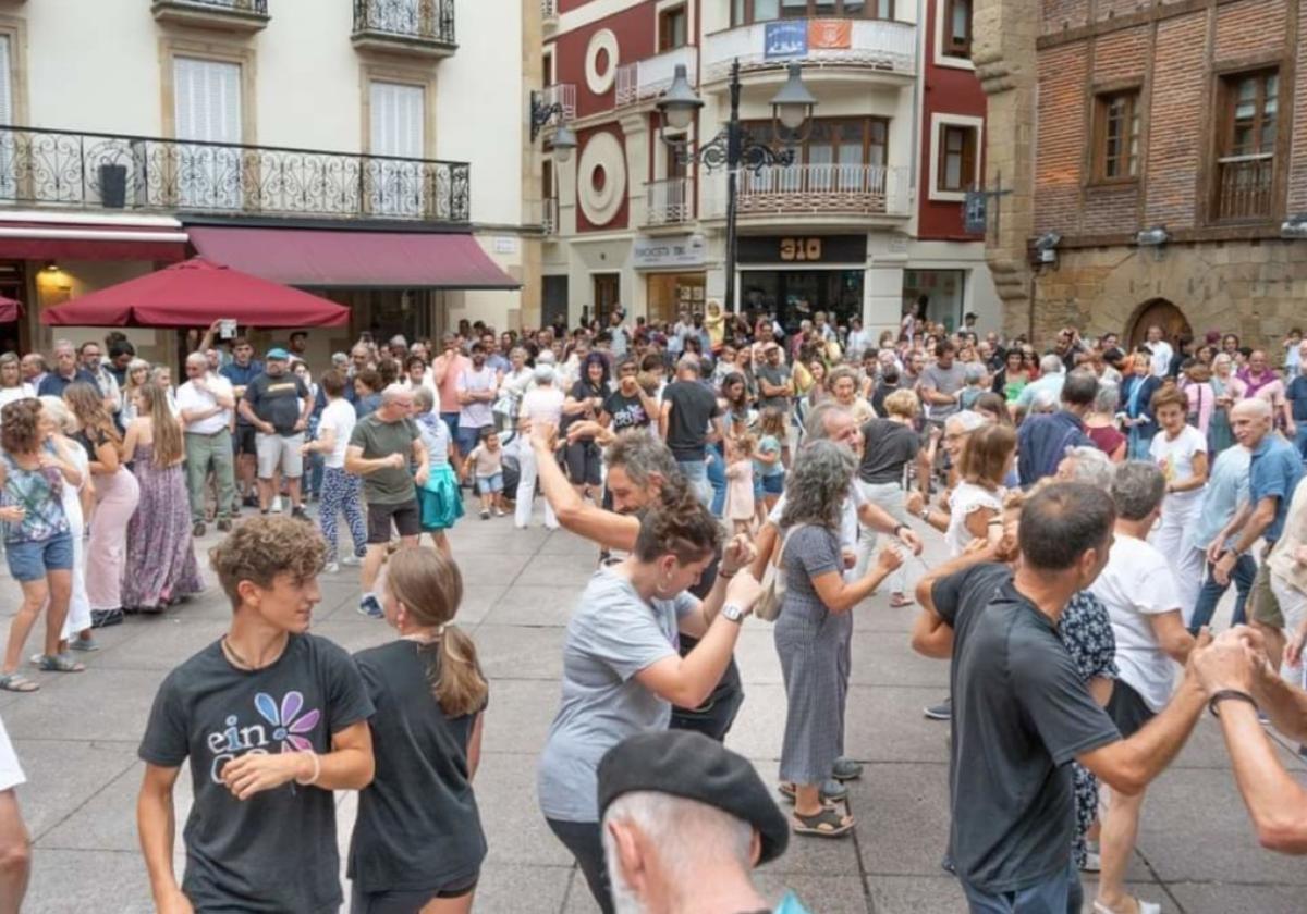 Cada domingo de verano habrá oportunidad de disfrutar de romerías en Musika Plaza.