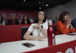 Rebeca Torró, secretaria de Organización, ayer con Cristina Narbona.