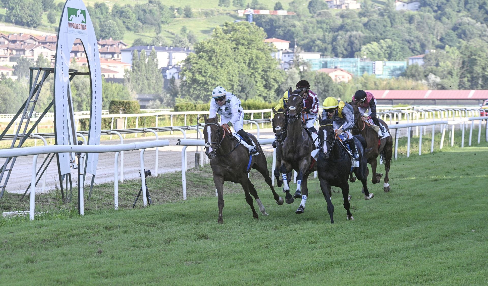 Carrera de caballos en el hipódromo de San Sebastián