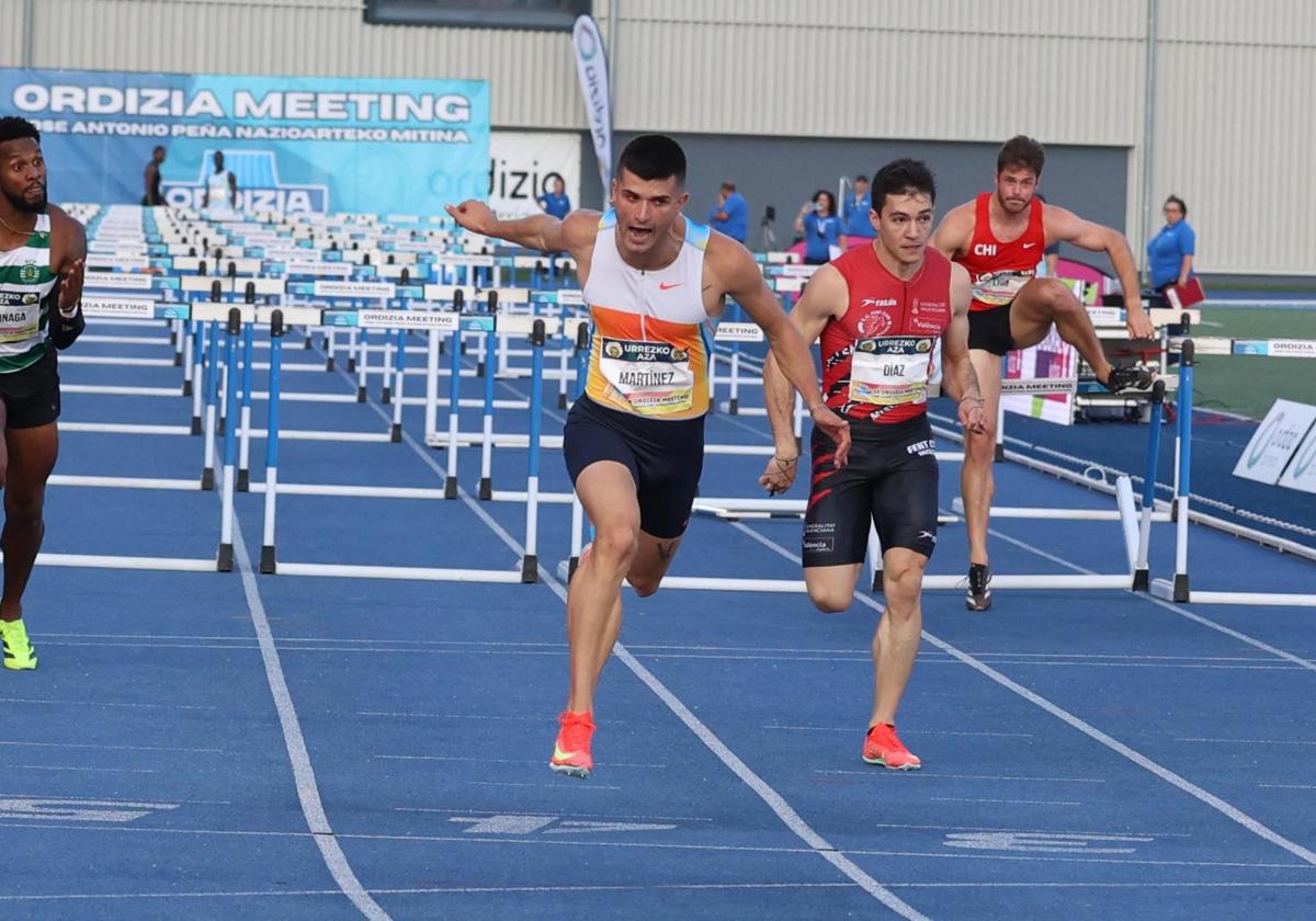 El navarro Asier Martínez fue el ganador de los 110 metros vallas, prueba que cerró la jornada.