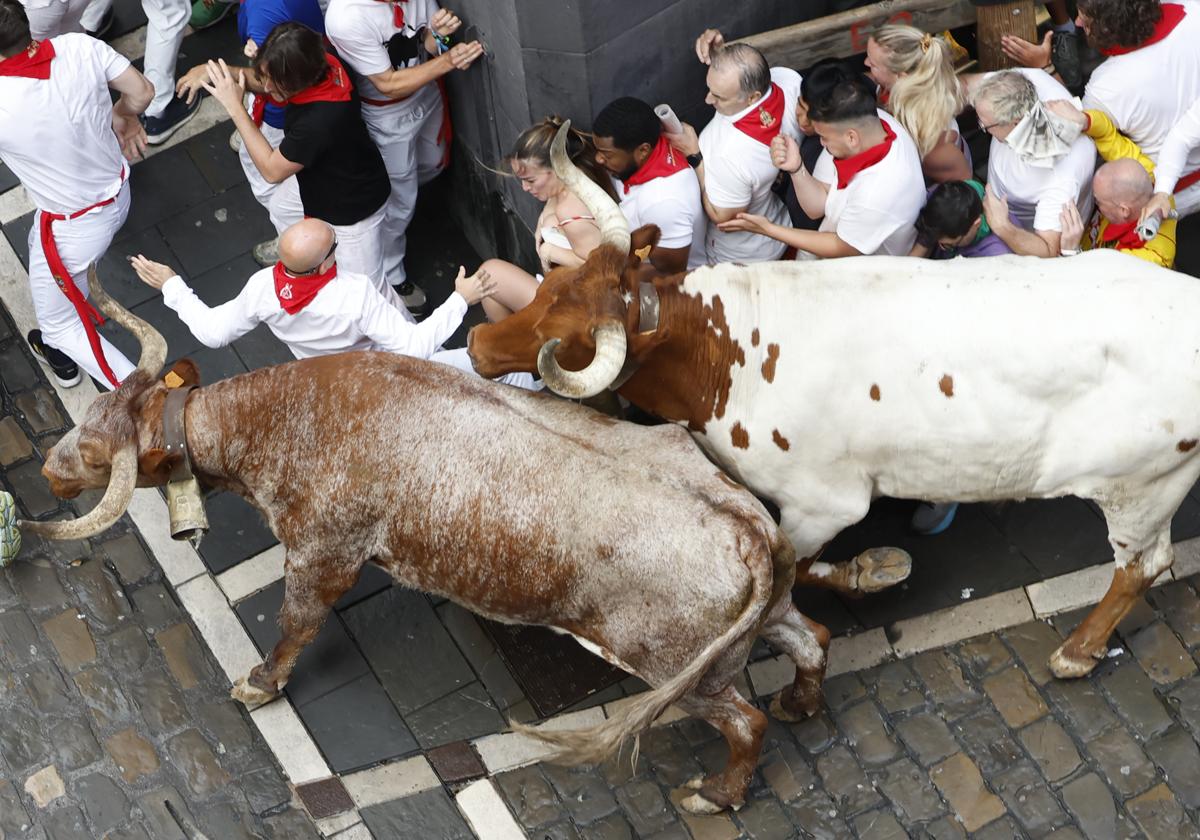 Una manada dividida protagoniza una carrera rápida con algunos momentos de tensión
