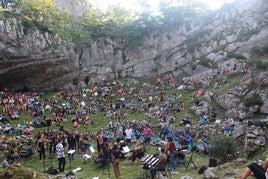Una de las actuaciones celebradas en Aralar, en el paraje de Aizperro, uno de los escenarios más «espectaculares» según Migel Zeberio.