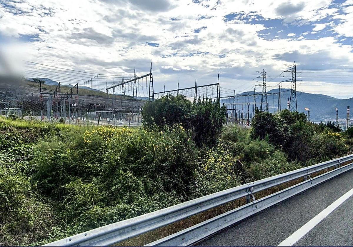 Una carrera ilegal que reunió a 600 personas obliga a desalojar un polígono en Bizkaia