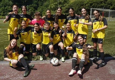 Las Dragonas echan fuego y además juegan al fútbol