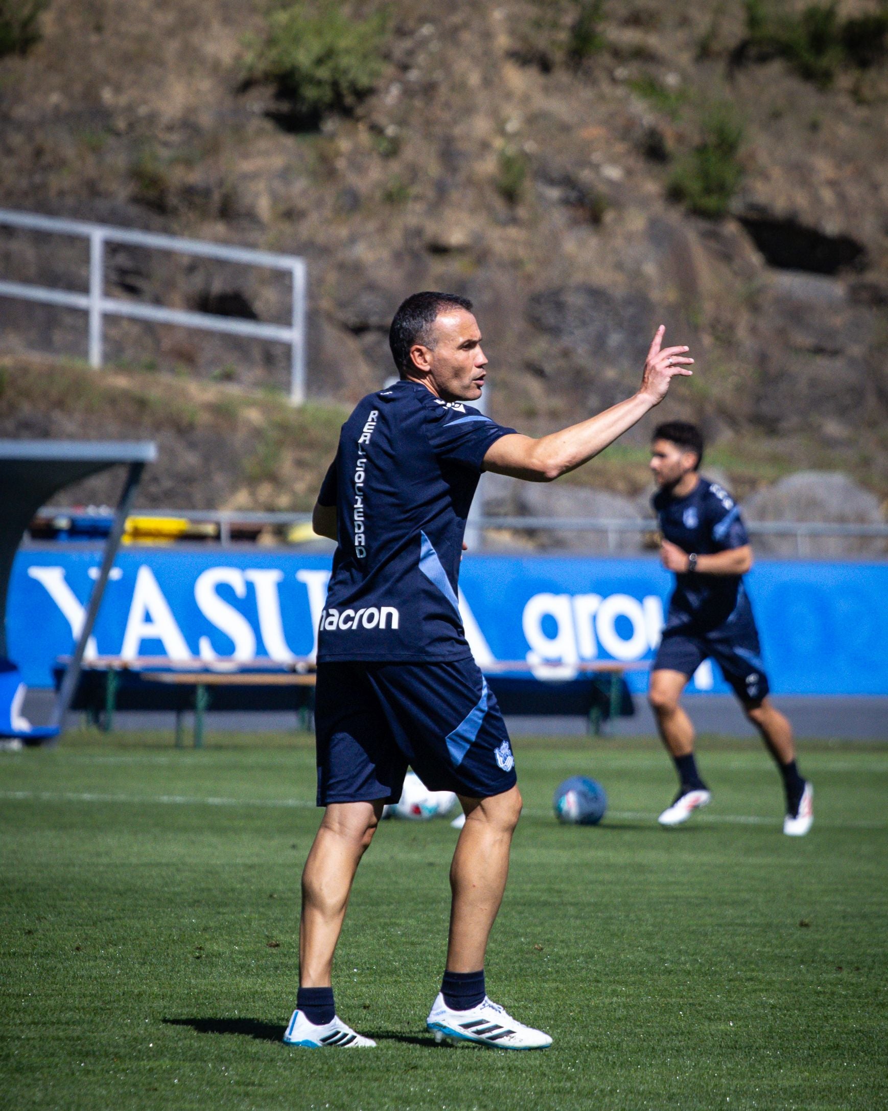 Sudor y goles en el cuarto entrenamiento de Sergio